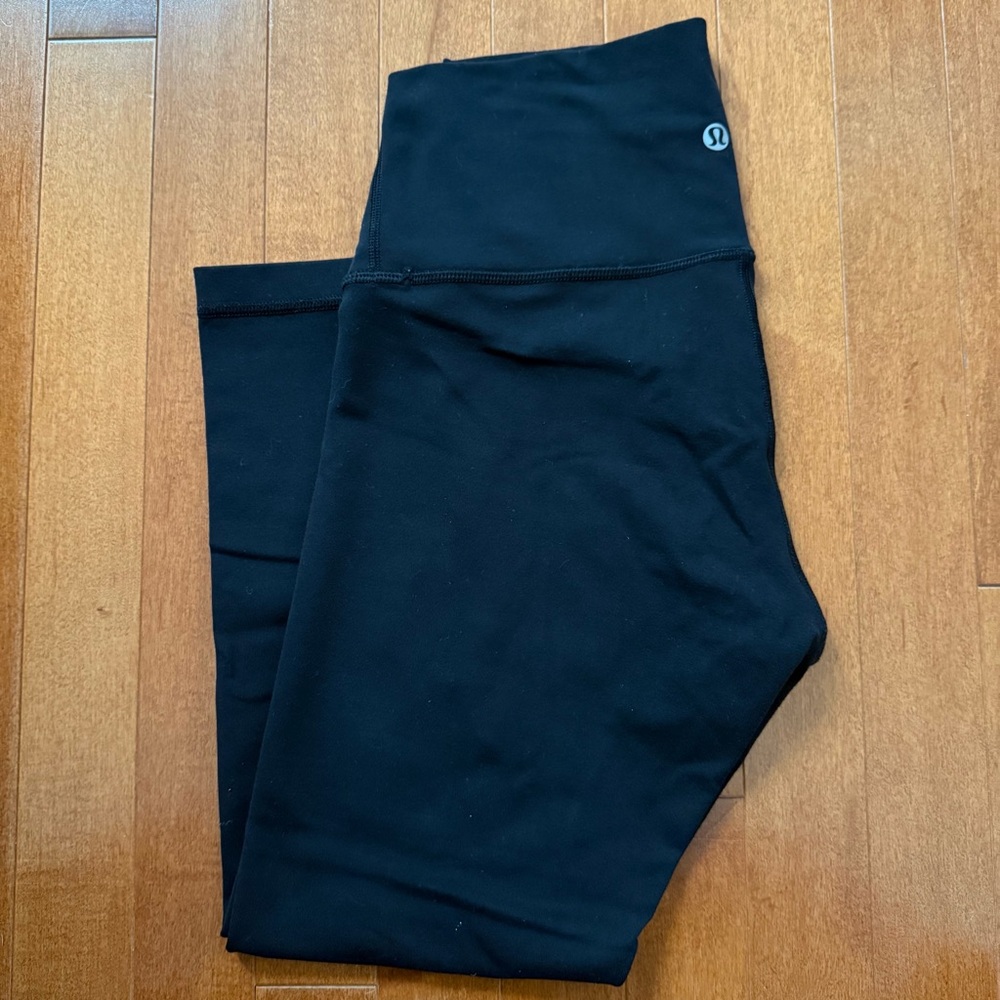 Lululemon black leggings, size 6, Crop